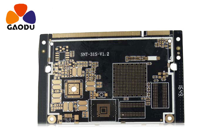 想请问在 DC-DCConvertIC，在 IC 下方需要连接到地平面，透过 Via