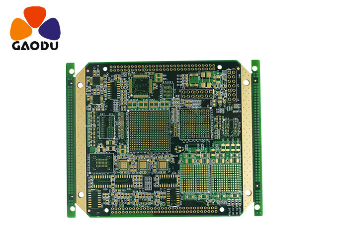 问，在电路板中，一个 ARM 或者 FPGA 经常会向外连接很多 RAM